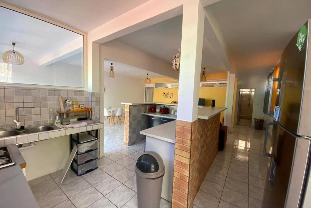 Charmant Appartement Avec Piscine Le Robert Exteriör bild